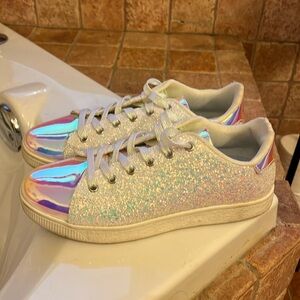 Lucky step glitter iridescent white sneakers size 8